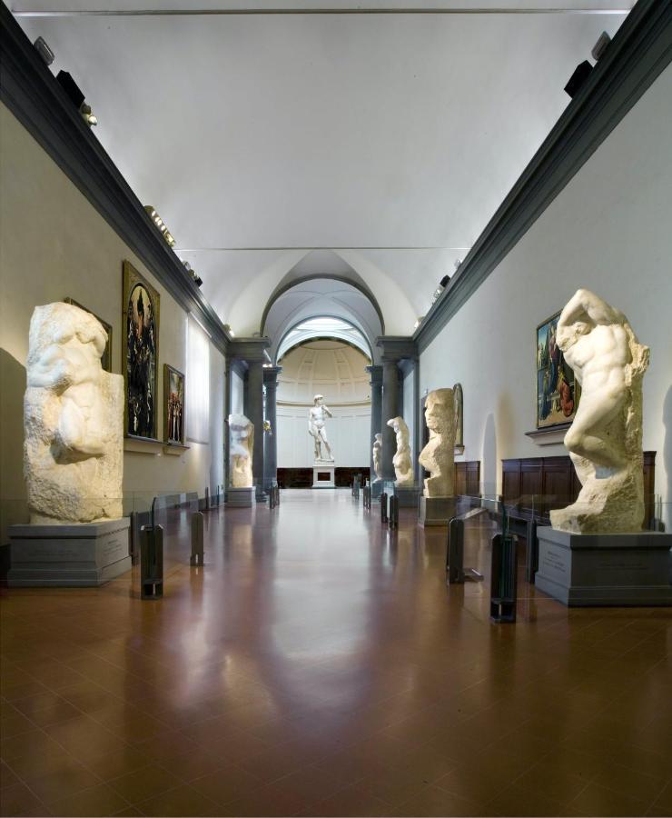 Historic Center Palace - Huge 4 Bedrooms Santa Croce Apartment - By Likehomeフィレンツェ エクステリア 写真