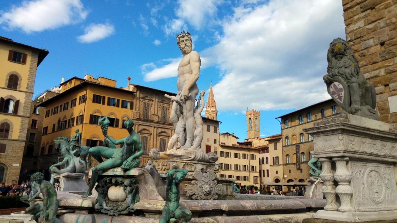 Historic Center Palace - Huge 4 Bedrooms Santa Croce Apartment - By Likehomeフィレンツェ エクステリア 写真