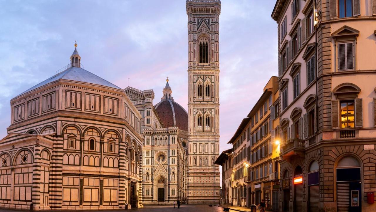Historic Center Palace - Huge 4 Bedrooms Santa Croce Apartment - By Likehomeフィレンツェ エクステリア 写真