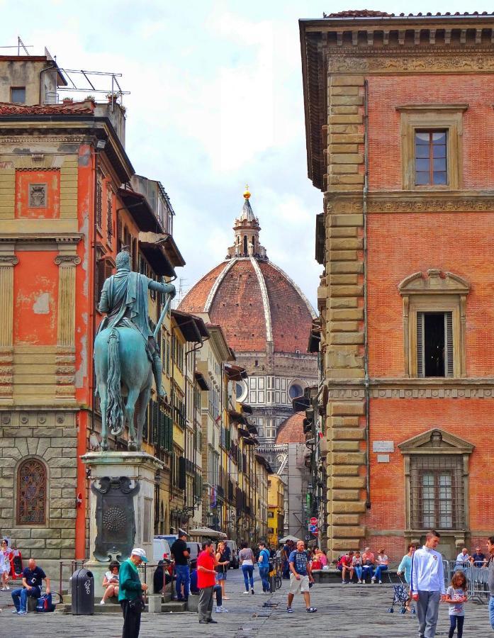 Historic Center Palace - Huge 4 Bedrooms Santa Croce Apartment - By Likehomeフィレンツェ エクステリア 写真