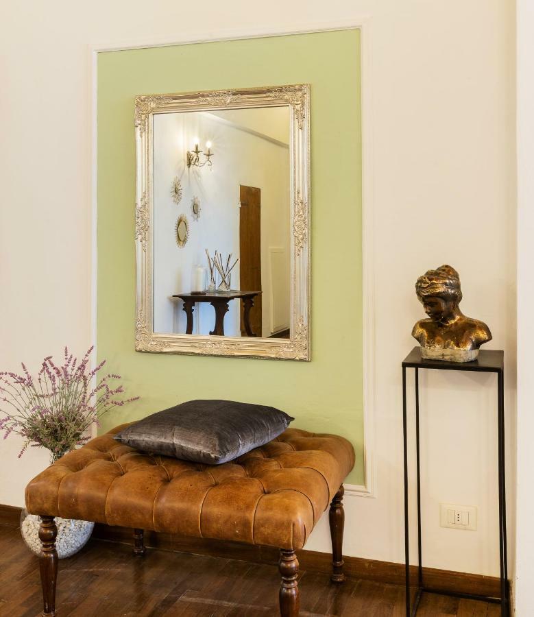 Historic Center Palace - Huge 4 Bedrooms Santa Croce Apartment - By Likehomeフィレンツェ エクステリア 写真